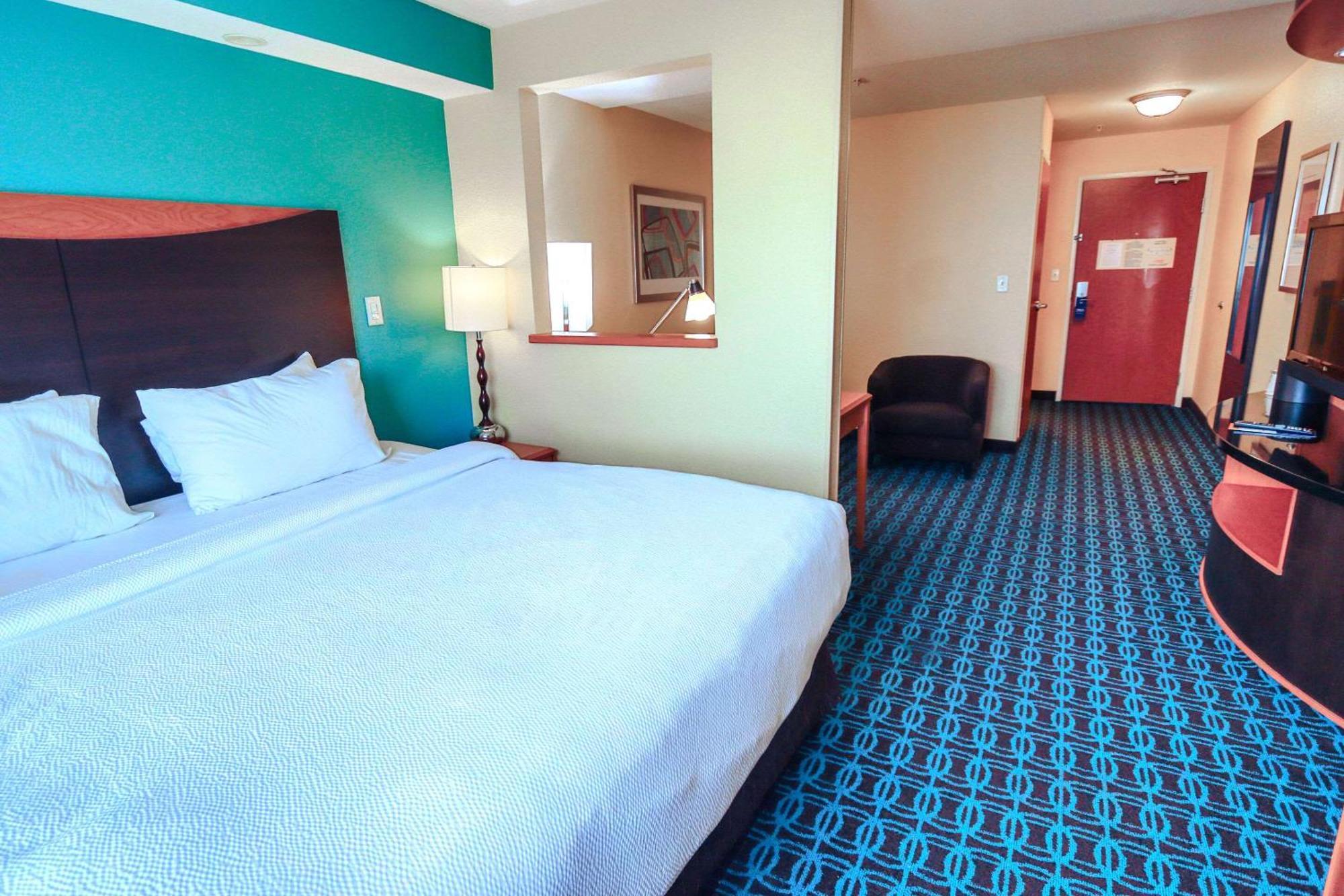 Comfort Inn & Suites Westfield Exterior foto
