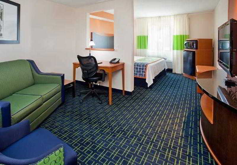 Comfort Inn & Suites Westfield Exterior foto